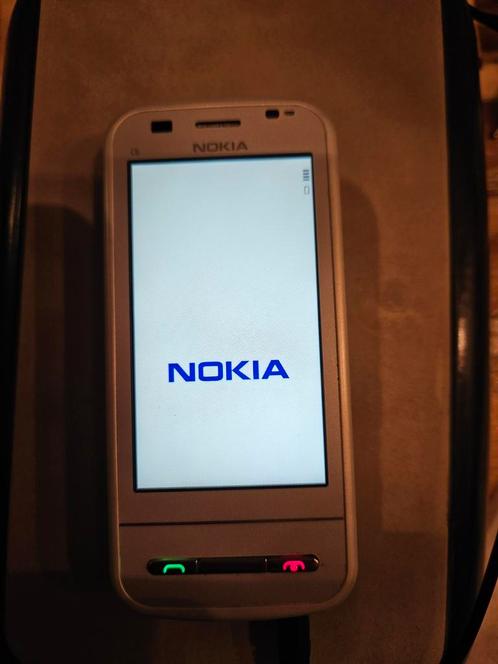 Nokia C6 zilvergrijs