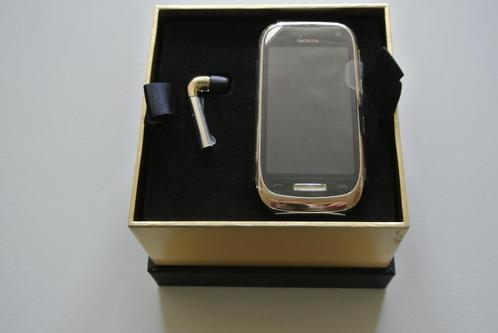 Nokia C7-00 S ORO Zwart