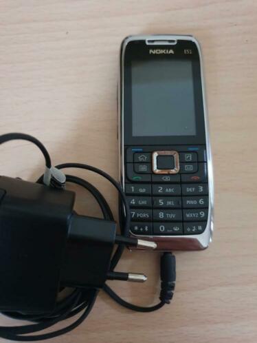 Nokia E 51 met lader