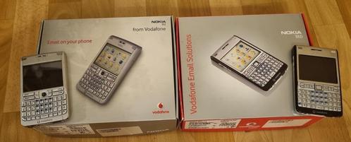 Nokia E61 en Nokia E61i met dozen.