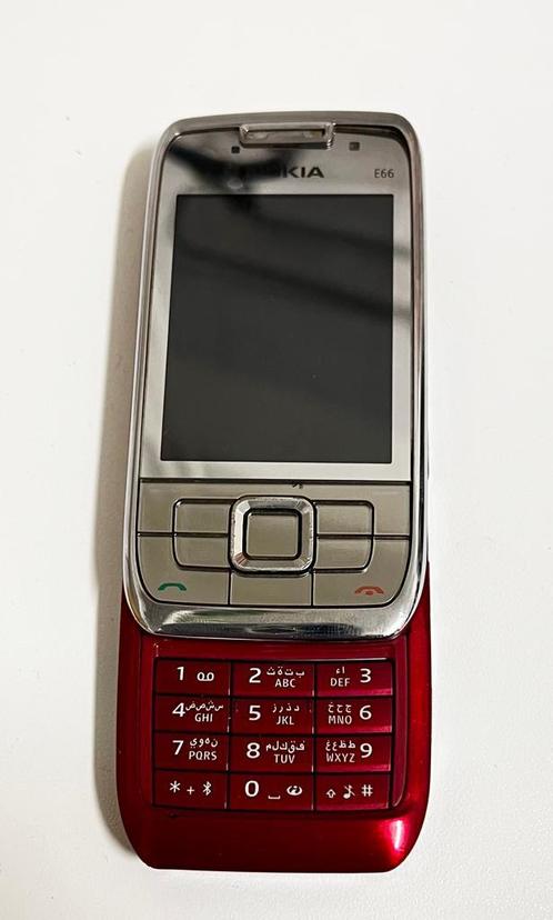 Nokia E66 Maroon staal kleur ZGAN maar werkt niet
