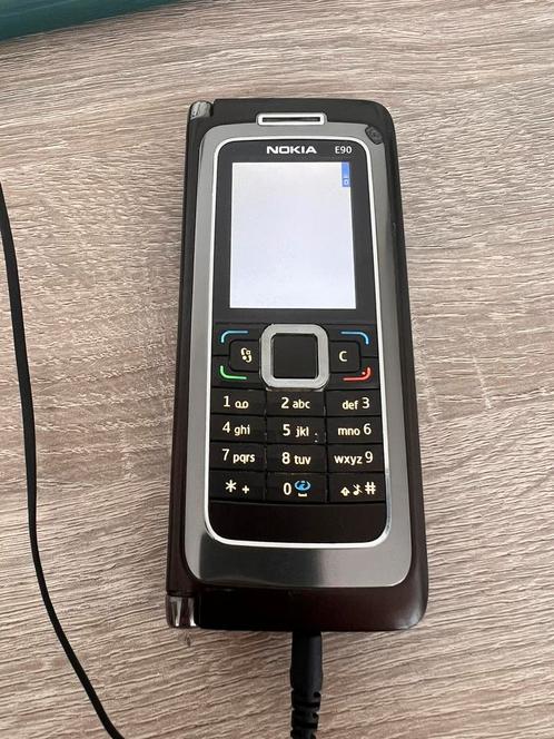 Nokia E90 mobiele telefoon incl oplader