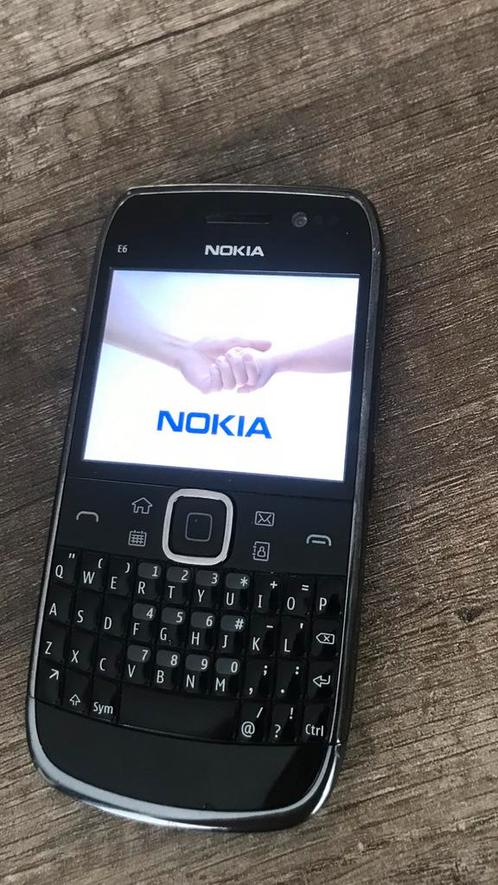 Nokia gsm RM-609 , compleet met oplader.en goede accu .
