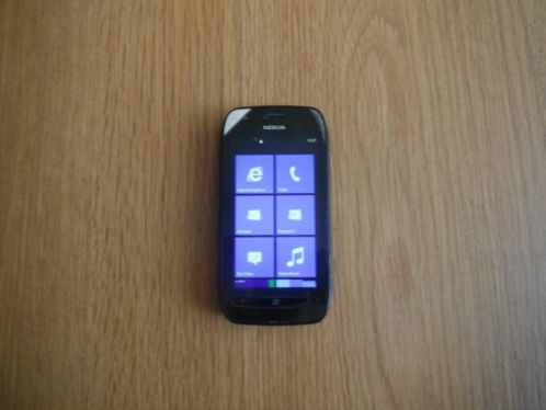 Nokia Lumia 710.