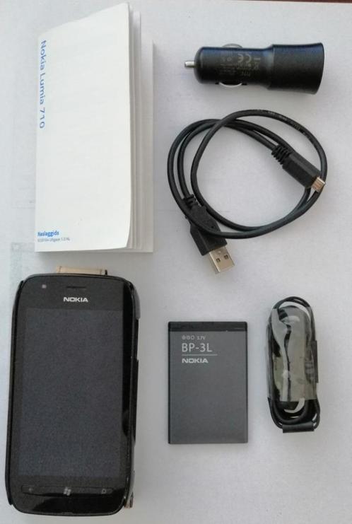 Nokia Lumia 710 compleet met accessoires