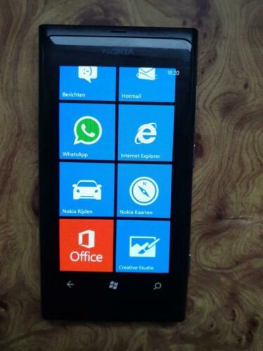 NOKIA Lumia 800