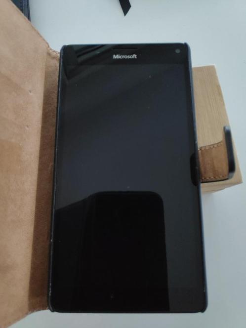 Nokia Lumia 950 XL- windows smartphone