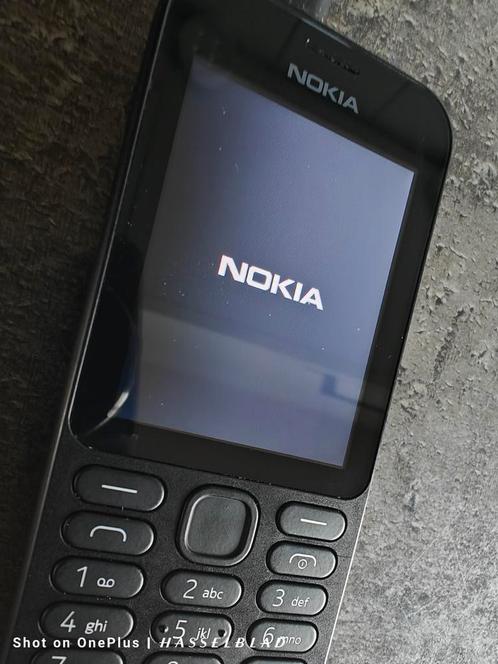 Nokia met kleurenscherm compleet met lader