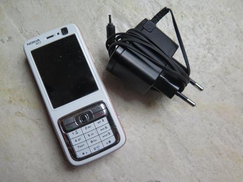 Nokia N73 telefoon roze met originele oplaadkabel SUPERSTAAT