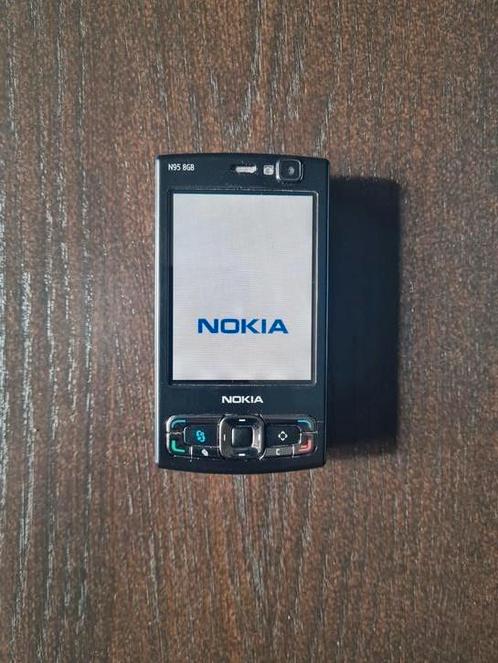 Nokia N95 8gb plus oplader