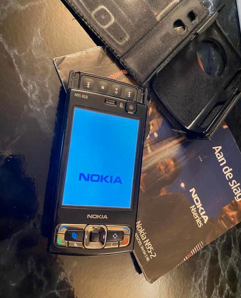 Nokia N95 simlock vrij met hoesje papieren lader