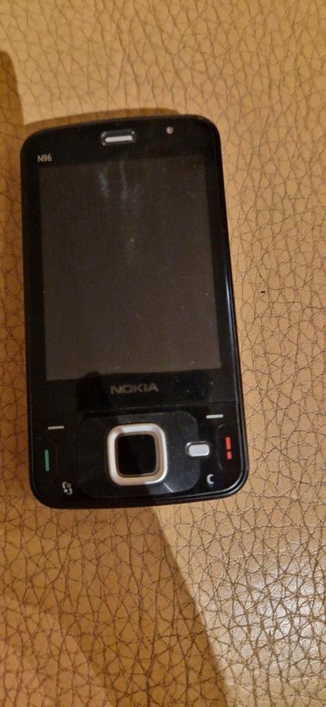 Nokia N96 met 5 megapixels Carl Zeiss lens.