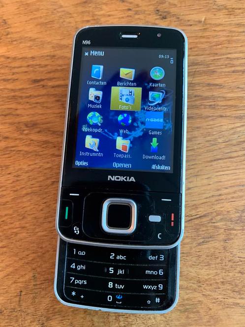 Nokia N96 schuiftelefoon met nooit gebruikte accessoires