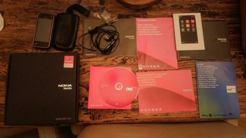 Nokia N97 mini 8GB  doos, boekjes en oordopjes