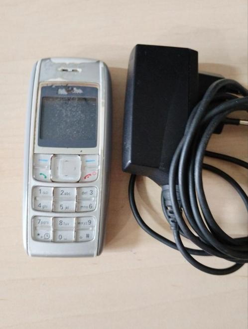 Nokia telefoon met oplader