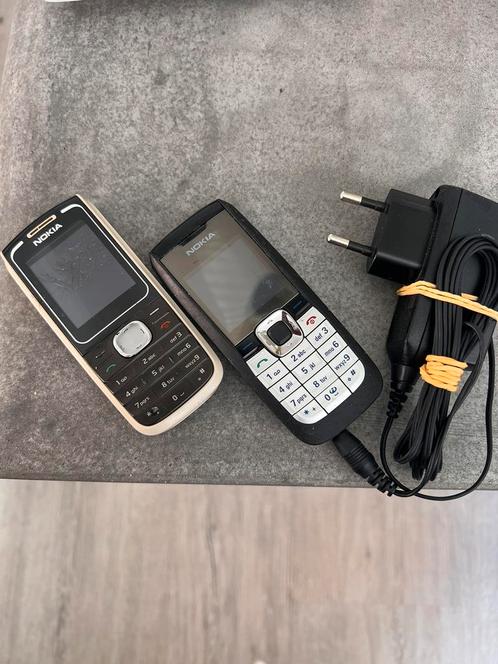 Nokia Type 1650 twee stuks  1 Nokia lader