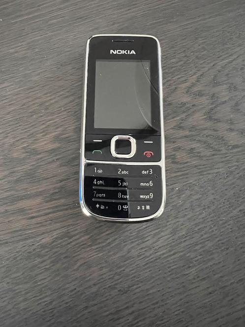 Nokia2700 classic met leren hoesje