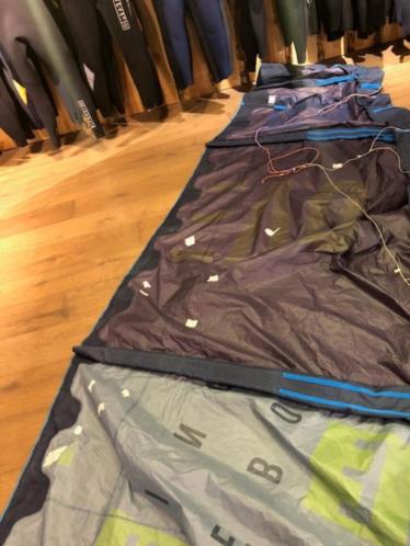 North EVO 9m kite uit 2016 (met beschadigingen)