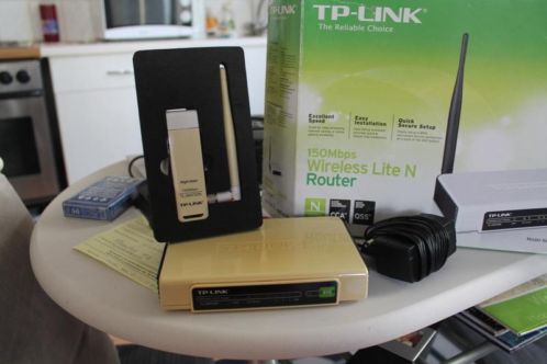 NP WIRELESS ROUTER met toebehoren