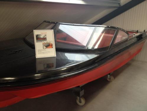 NU OPHALEN  1850,- Speedboot met 50 PK Suzuki en Trailer