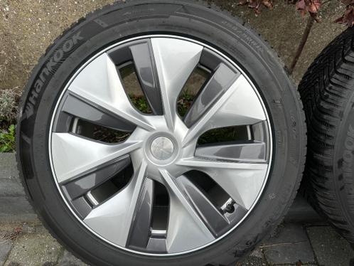 Nwe Tesla Model Y 19 inch Gemini wielen  winterbanden