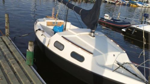 oceanix ts nette kajuitzeilboot met hefkiel en bbm 5,60m