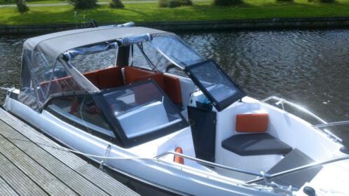 Oersterke Finse speedboot Bella 550br met Mercury F115 EFI