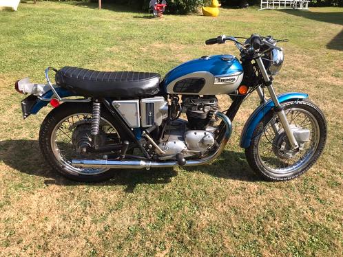 oldtimer motor Triumph TR6R  1972  en MV Agusta 150 RS 1968