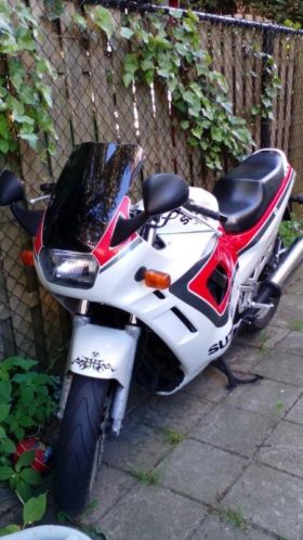 Oliekoeler gsx750f onderdelen 