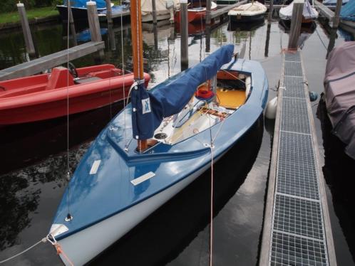 Olympiajol met houten mast,giek en roer