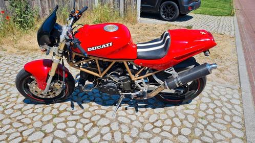 Omgebouwde Ducati 900 super sport. 1992