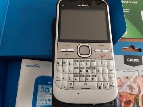 Onbeschadigde Nokia telefoon incl. Org.Verpak. en Hoesje enz