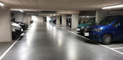 Ondergrondse vaste parkeerplaats in Amsterdam oost (1094)