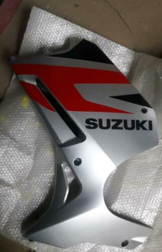 Onderkap links Suzuki GS500 03-06. Nieuw.