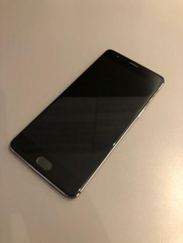 One plus 3 in nieuwstaat