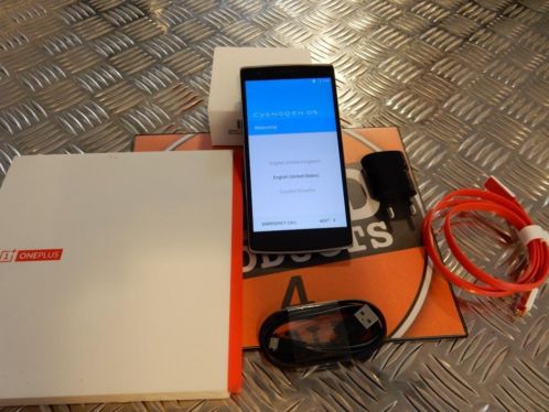 One Plus one 64GB Sandstone black