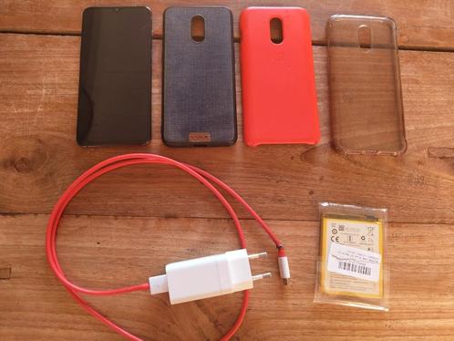OnePlus 7 (128 gb)  3 hoesjes, oplader en extra accu