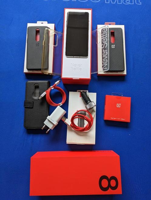 OnePlus 8 als nieuw met veel accessoires