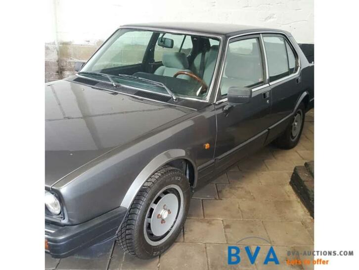 Online veiling Alfa Romeo gepantserde auto Alfetta36835