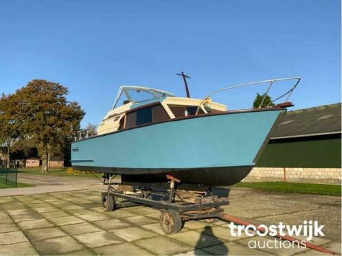 Online Veiling Motorjacht Chris Craft Catalina