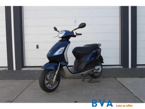 Online veiling Piaggio fly 4T 45km35641