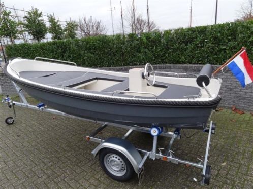 Online veiling van o.a. Sloep 2015 modeltrailer(13612)