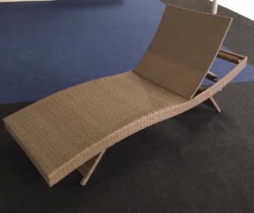 Online veiling van o.a. Sunloungers en Loveseats (13893)