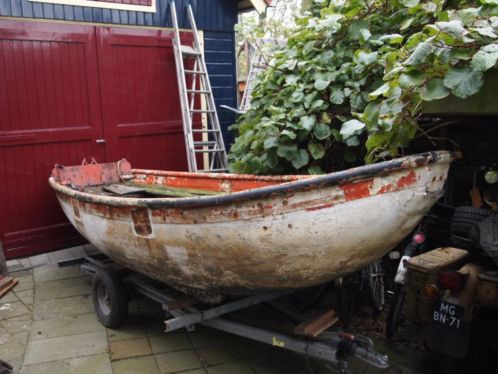 onzinkbare sloep vlet reddingsboot