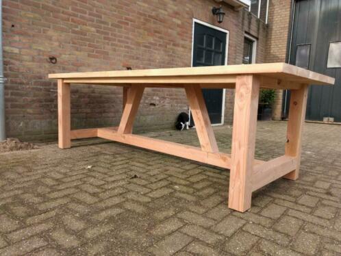 Op voorraad stoere robuuste Douglas tuintafel 250x97x76 cm