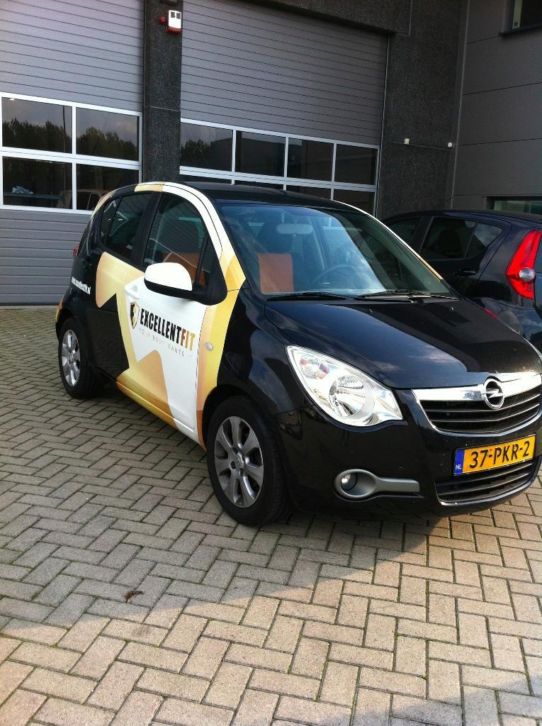 Opel Agila 1.2 16V 2011 Zwart