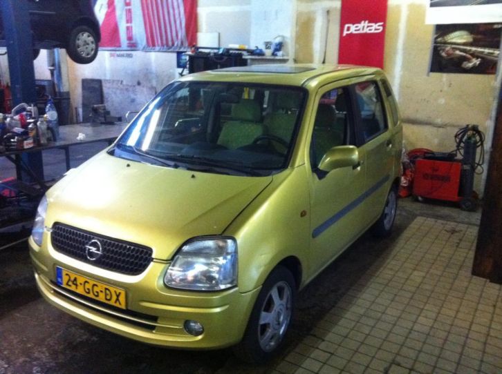 Opel Agila 1.2 I 16V 2000 Geel