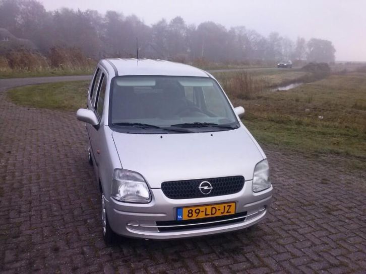 Opel Agila 1.2 I 16V 2002 Grijs 4deurs 93000km zgan
