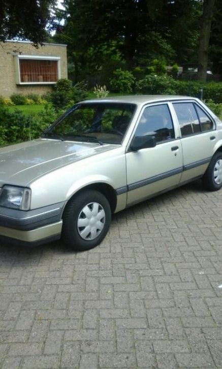 Opel Ascona oldtimer vandaag 600 euro