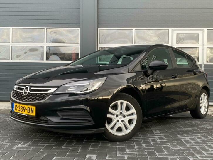 Opel Astra 1.0 Innovation ( ex lease )